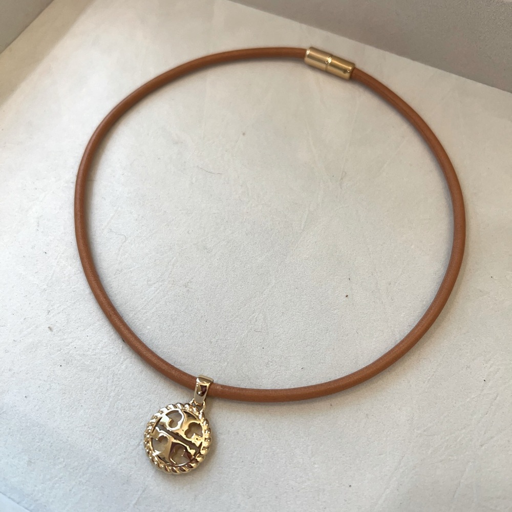 NWOT! Tory Burch Cognac Leather/ Gold Charm Choker Necklace